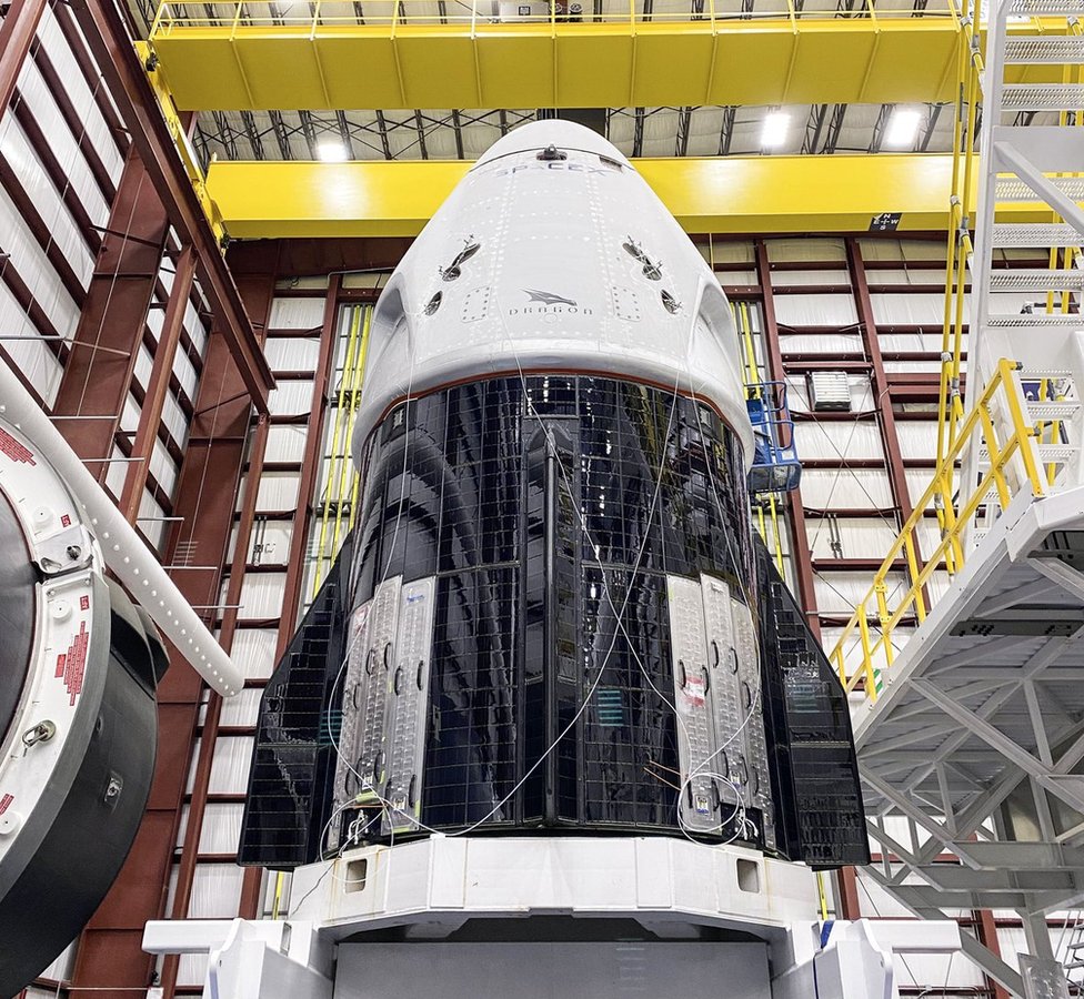 Spacex dragon capsule